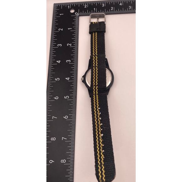 L.L. Bean Quartz Watch 38mm Unisex Yellow Black WR 150 Feet - New Battery - Picture 6 of 9